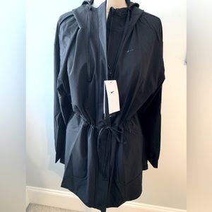 NWT Nike lightweight hooded jacket